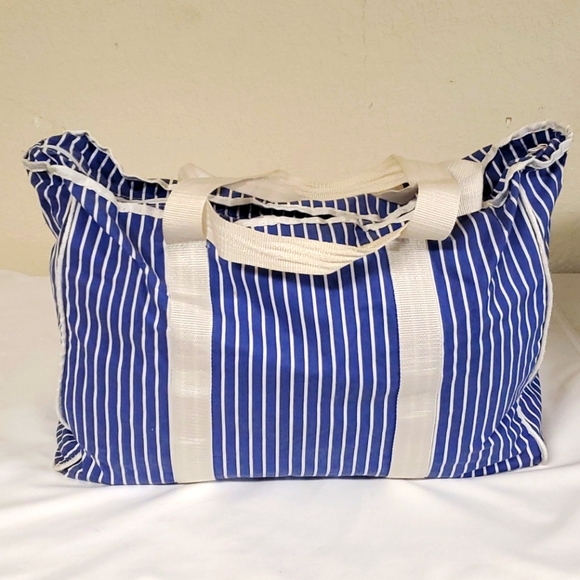 29 " WIDTH TRAVEL BAG 🎒 🛄 - Picture 1 of 4